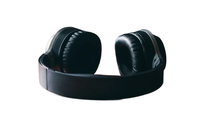 The same headphones returned as a transparent PNG