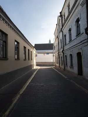 alley scene used as a replacement background